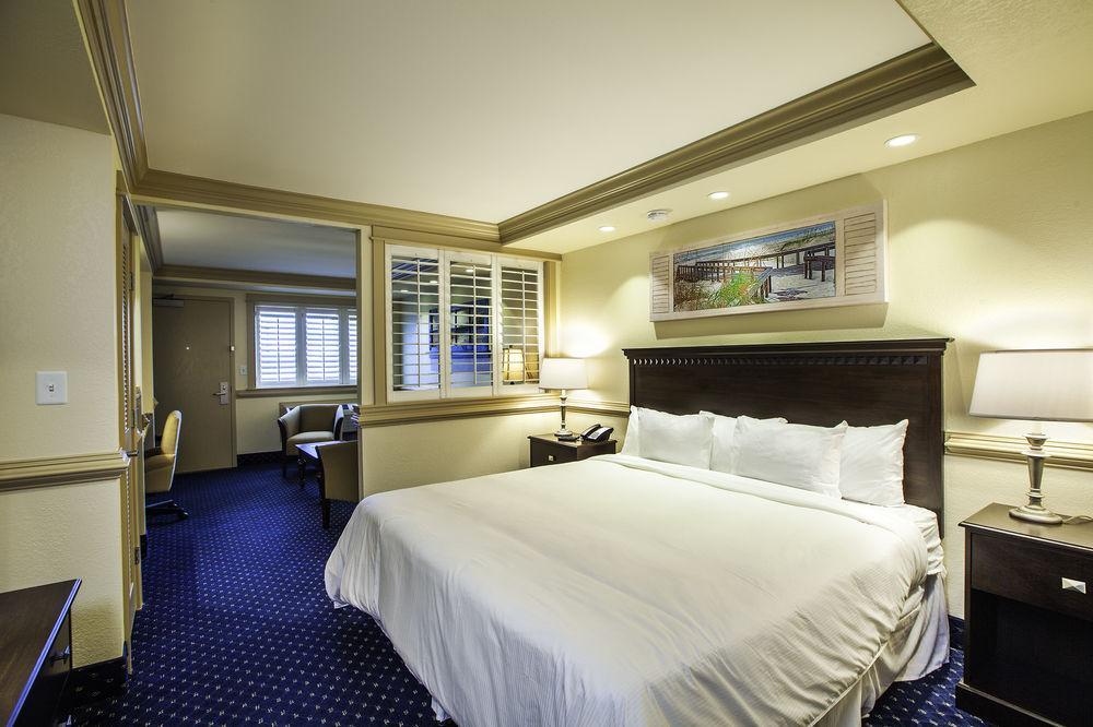 Shutters On The Banks Hotel คิลเดวิลฮิลส์ ภายนอก รูปภาพ