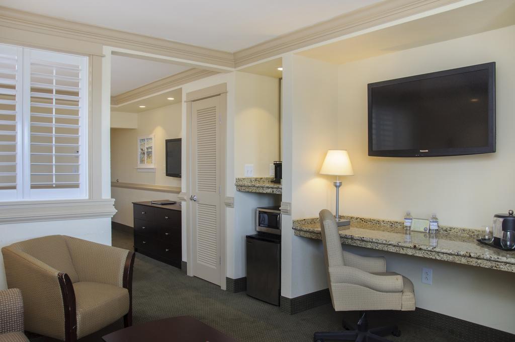 Shutters On The Banks Hotel คิลเดวิลฮิลส์ ภายนอก รูปภาพ